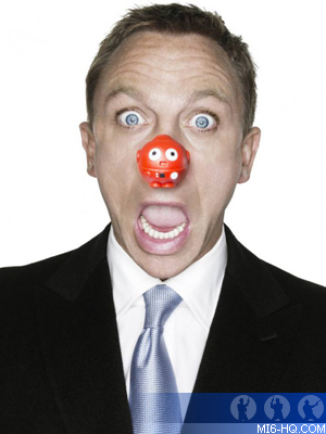 Daniel Craig red nose day 2015